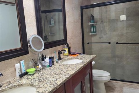 House in Tampa, Florida 4 bedrooms, 161.84 sq.m. № 1807443 - photo 13