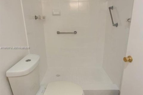 Купить кондоминиум в Майами, Флорида 2 спальни, 127.83м2, № 2024171 - фото 13