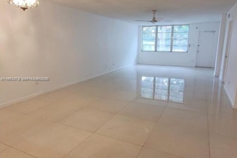 Купить кондоминиум в Майами, Флорида 2 спальни, 127.83м2, № 2024171 - фото 15