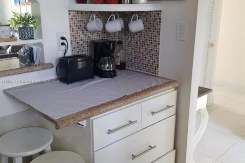 Снять в аренду кондоминиум в Санрайз, Флорида 1 спальня, 59.46м2, № 1945894 - фото 5