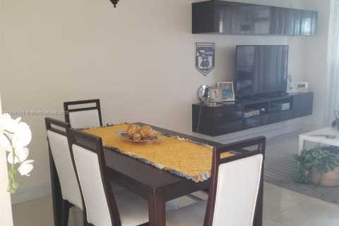 Снять в аренду кондоминиум в Санрайз, Флорида 1 спальня, 59.46м2, № 1945894 - фото 4