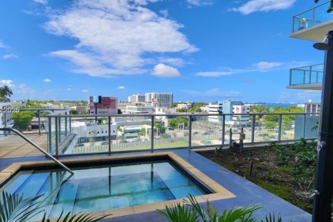 Купить кондоминиум в Майами, Флорида 1 спальня, 61.69м2, № 2001436 - фото 6