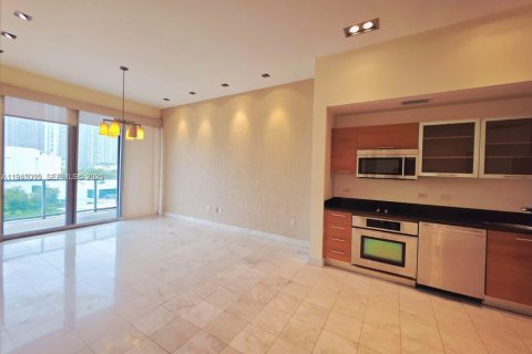 Купить кондоминиум в Майами, Флорида 1 спальня, 61.69м2, № 2001436 - фото 25