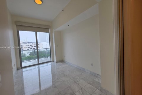 Купить кондоминиум в Майами, Флорида 1 спальня, 61.69м2, № 2001436 - фото 19