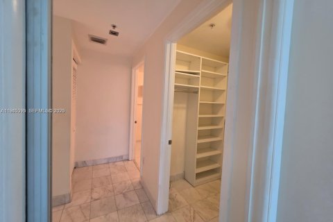 Купить кондоминиум в Майами, Флорида 1 спальня, 61.69м2, № 2001436 - фото 21