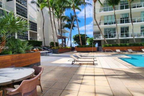 Кондоминиум с 1 спальней в Майами, Флорида № 2001436