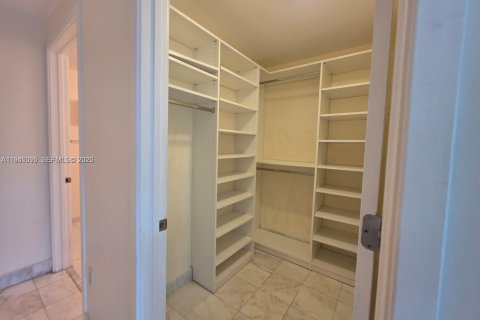 Купить кондоминиум в Майами, Флорида 1 спальня, 61.69м2, № 2001436 - фото 22