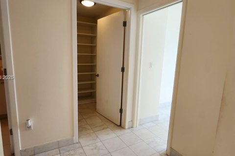 Купить кондоминиум в Майами, Флорида 1 спальня, 61.69м2, № 2001436 - фото 23