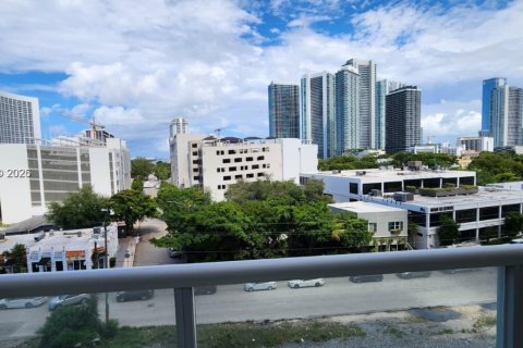 Купить кондоминиум в Майами, Флорида 1 спальня, 61.69м2, № 2001436 - фото 10
