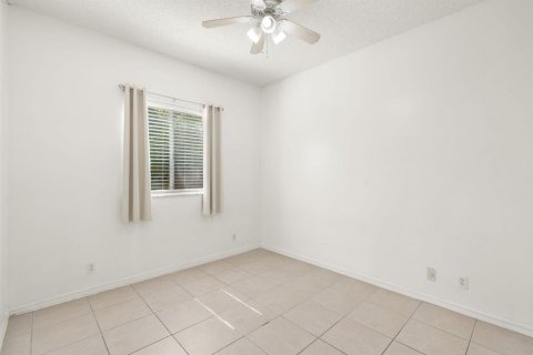 Casa en venta en Coconut Creek, Florida, 3 dormitorios, 161.37 m2 № 2177267 - foto 17