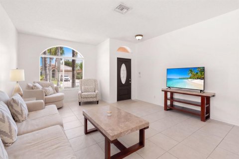 Casa en venta en Coconut Creek, Florida, 3 dormitorios, 161.37 m2 № 2177267 - foto 12