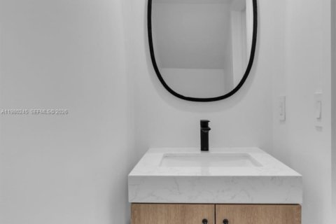 Купить кондоминиум в Корал-Гейблс, Флорида 2 спальни, 92.25м2, № 2047777 - фото 13