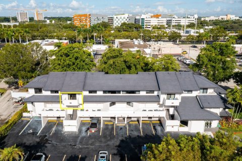 Купить кондоминиум в Корал-Гейблс, Флорида 2 спальни, 92.25м2, № 2047777 - фото 30