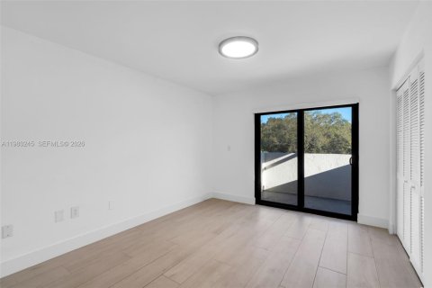 Купить кондоминиум в Корал-Гейблс, Флорида 2 спальни, 92.25м2, № 2047777 - фото 21