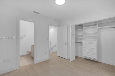 Купить кондоминиум в Корал-Гейблс, Флорида 2 спальни, 92.25м2, № 2047777 - фото 15