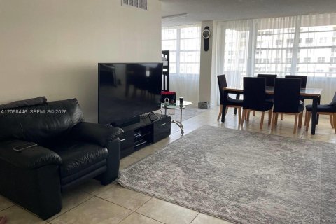 Condominio en venta en Sunny Isles Beach, Florida, 1 dormitorio, 87.61 m2 № 2263983 - foto 7