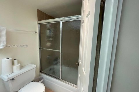 Condominio en venta en Sunny Isles Beach, Florida, 1 dormitorio, 87.61 m2 № 2263983 - foto 13