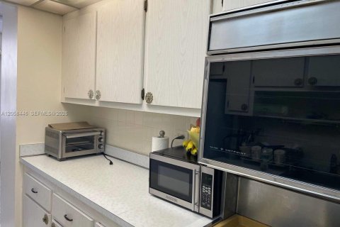 Condominio en venta en Sunny Isles Beach, Florida, 1 dormitorio, 87.61 m2 № 2263983 - foto 9