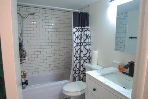 Copropriété à vendre à Pinellas Park, Floride: 2 chambres, 86.4 m2 № 2234510 - photo 8