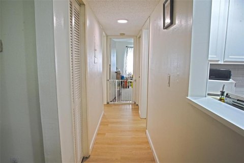 Copropriété à vendre à Pinellas Park, Floride: 2 chambres, 86.4 m2 № 2234510 - photo 7