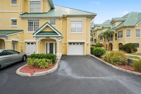 Touwnhouse à vendre à Apollo Beach, Floride: 3 chambres, 218.32 m2 № 2403546 - photo 4
