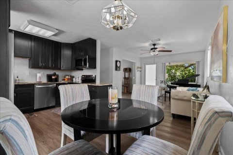 Villa ou maison à vendre à West Palm Beach, Floride: 3 chambres, 121.98 m2 № 2281637 - photo 8