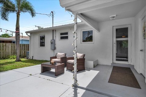 Villa ou maison à vendre à West Palm Beach, Floride: 3 chambres, 121.98 m2 № 2281637 - photo 19