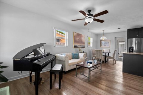 Villa ou maison à vendre à West Palm Beach, Floride: 3 chambres, 121.98 m2 № 2281637 - photo 4