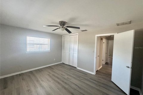 House in Seminole, Florida 3 bedrooms, 114.27 sq.m. № 1880888 - photo 17