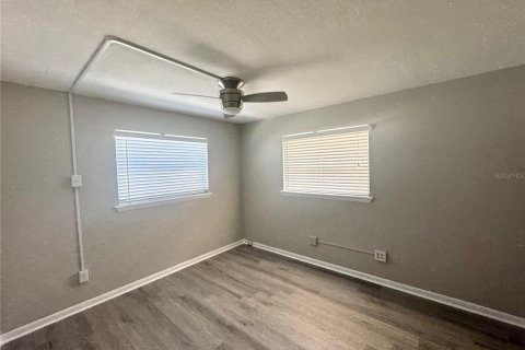 House in Seminole, Florida 3 bedrooms, 114.27 sq.m. № 1880888 - photo 21
