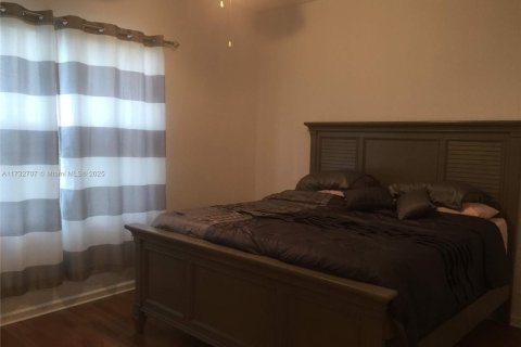 Condominio en alquiler en West Palm Beach, Florida, 2 dormitorios, 132.29 m2 № 1813992 - foto 1