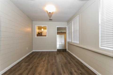 Снять в аренду виллу или дом в Стьюарт, Флорида 3 спальни, 140.65м2, № 1945088 - фото 5