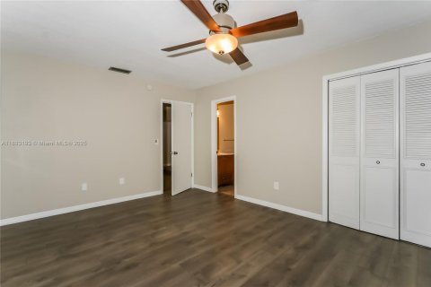 Снять в аренду виллу или дом в Стьюарт, Флорида 3 спальни, 140.65м2, № 1945088 - фото 8