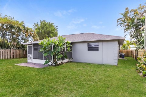 Снять в аренду виллу или дом в Стьюарт, Флорида 3 спальни, 140.65м2, № 1945088 - фото 15