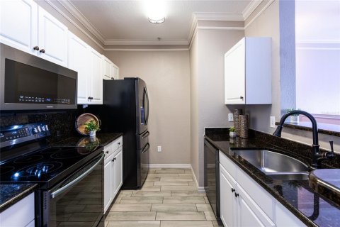 Condo in Tampa, Florida, 1 bedroom  № 1777541 - photo 11