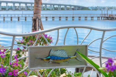 Condominio en venta en Stuart, Florida, 2 dormitorios, 121.89 m2 № 822027 - foto 1
