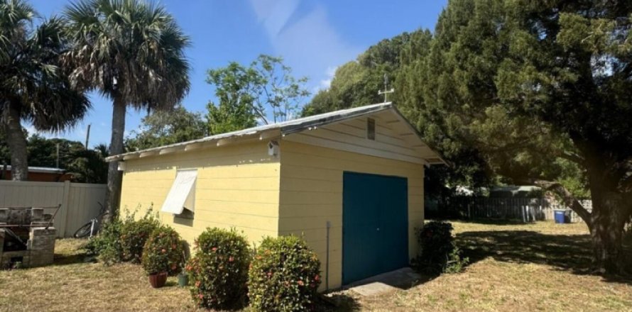 House in Fort Pierce, Florida 2 bedrooms, 127.09 sq.m. № 1141181