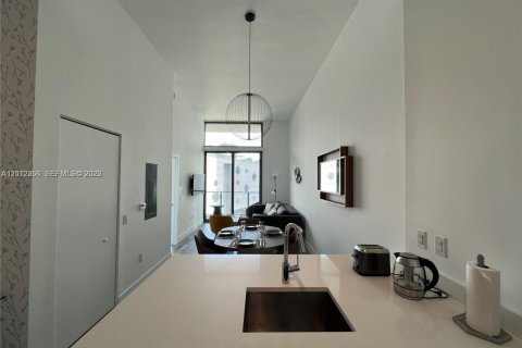 Condominio en alquiler en Miami, Florida, 1 dormitorio, 56.67 m2 № 2074769 - foto 14
