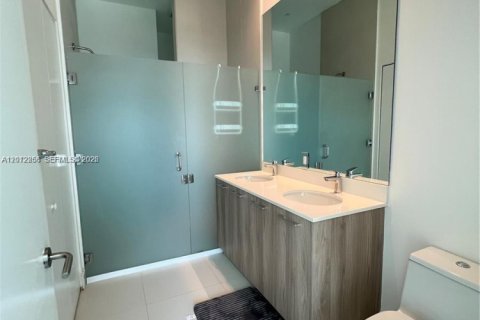 Condominio en alquiler en Miami, Florida, 1 dormitorio, 56.67 m2 № 2074769 - foto 10