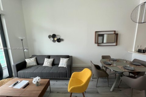 Condominio en alquiler en Miami, Florida, 1 dormitorio, 56.67 m2 № 2074769 - foto 5