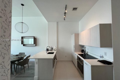 Condominio en alquiler en Miami, Florida, 1 dormitorio, 56.67 m2 № 2074769 - foto 4