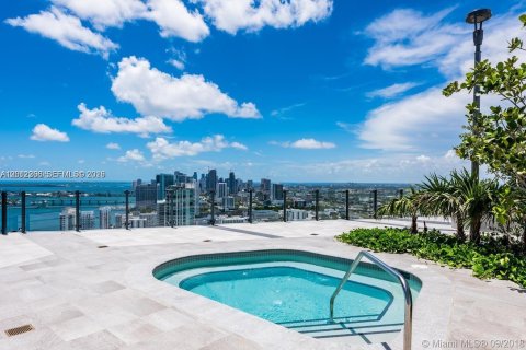 Condominio en alquiler en Miami, Florida, 1 dormitorio, 56.67 m2 № 2074769 - foto 18