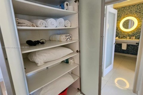 Copropriété à vendre à Miami Beach, Floride: 1 chambre, 81.75 m2 № 1958284 - photo 11