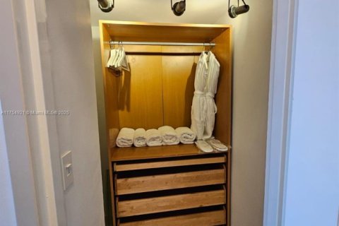Copropriété à vendre à Miami Beach, Floride: 1 chambre, 81.75 m2 № 1958284 - photo 15