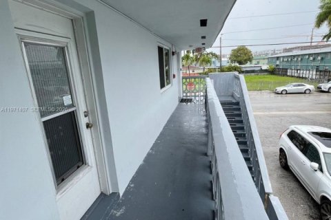 Condominio en Miami, Florida, 2 dormitorios  № 2032769