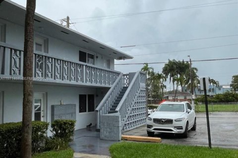 Condominio en alquiler en Miami, Florida, 2 dormitorios, 77.02 m2 № 2032769 - foto 12