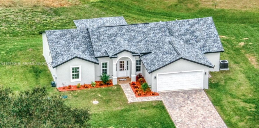 Дом в Себринг, Флорида 3 спальни, 153.29м2 № 1991378