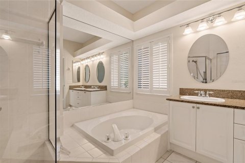 House in Tarpon Springs, Florida 2 bedrooms, 164.9 sq.m. № 1650252 - photo 5