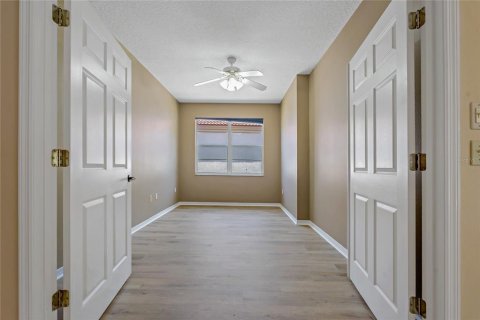House in Tarpon Springs, Florida 2 bedrooms, 164.9 sq.m. № 1650252 - photo 27