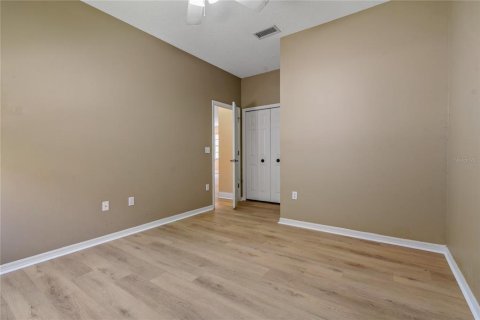 House in Tarpon Springs, Florida 2 bedrooms, 164.9 sq.m. № 1650252 - photo 9